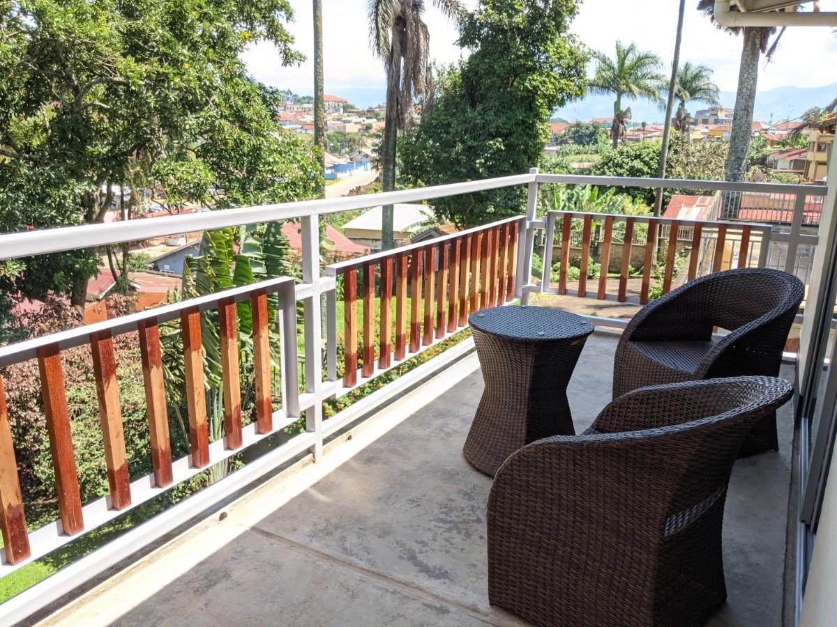Dutchess Hotel And Restaurant Fort Portal Luaran gambar