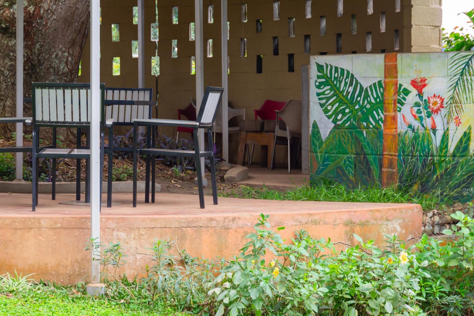 Dutchess Hotel And Restaurant Fort Portal Luaran gambar