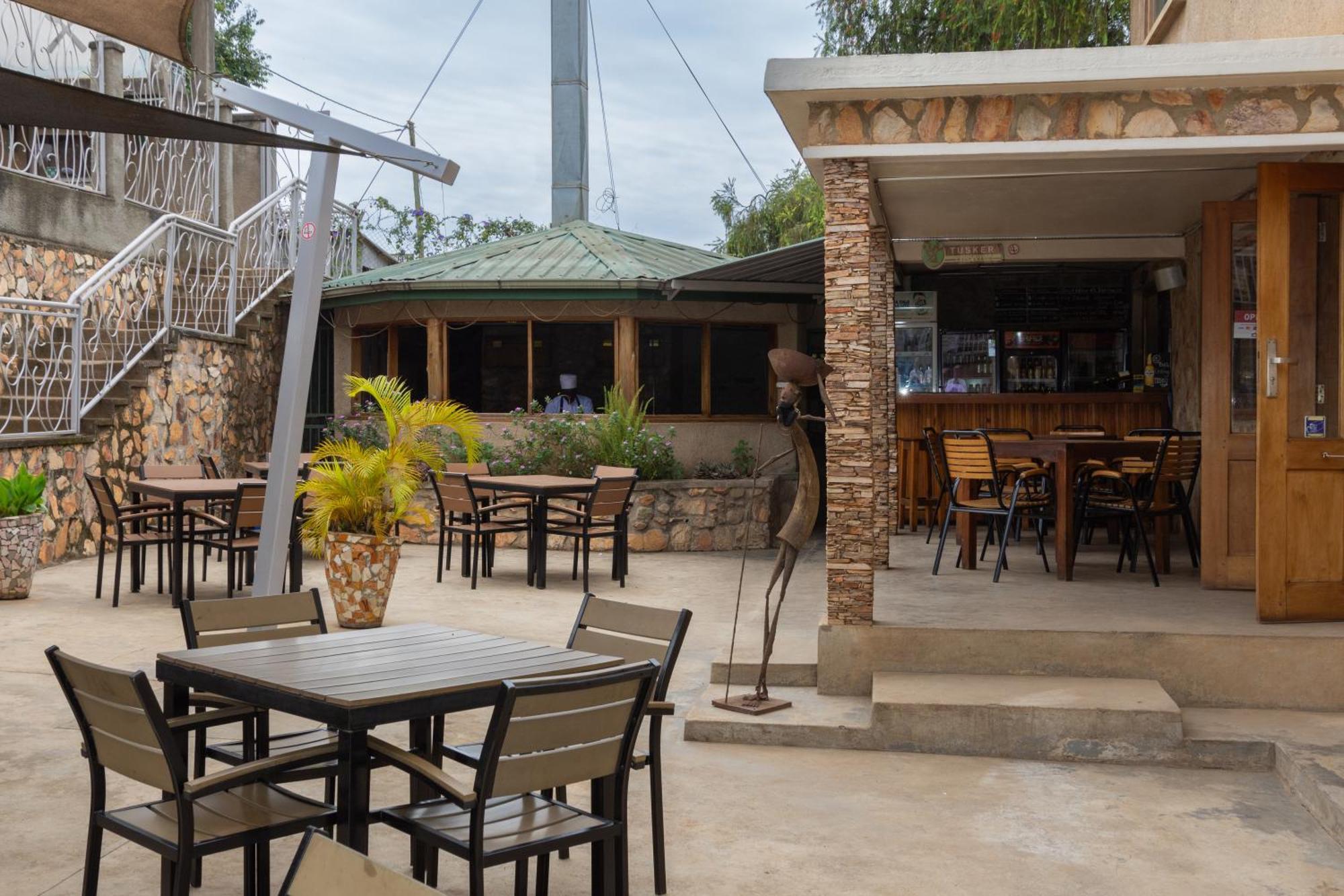 Dutchess Hotel And Restaurant Fort Portal Luaran gambar