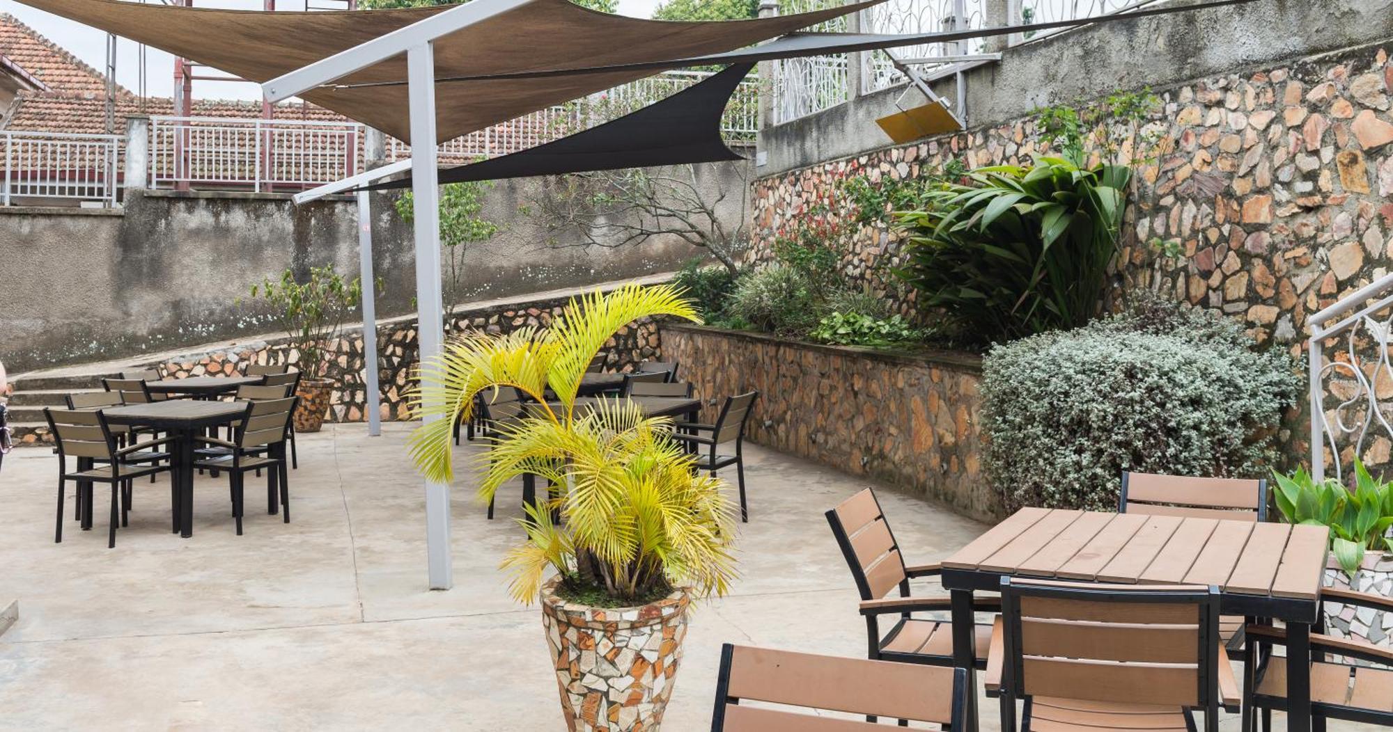 Dutchess Hotel And Restaurant Fort Portal Luaran gambar