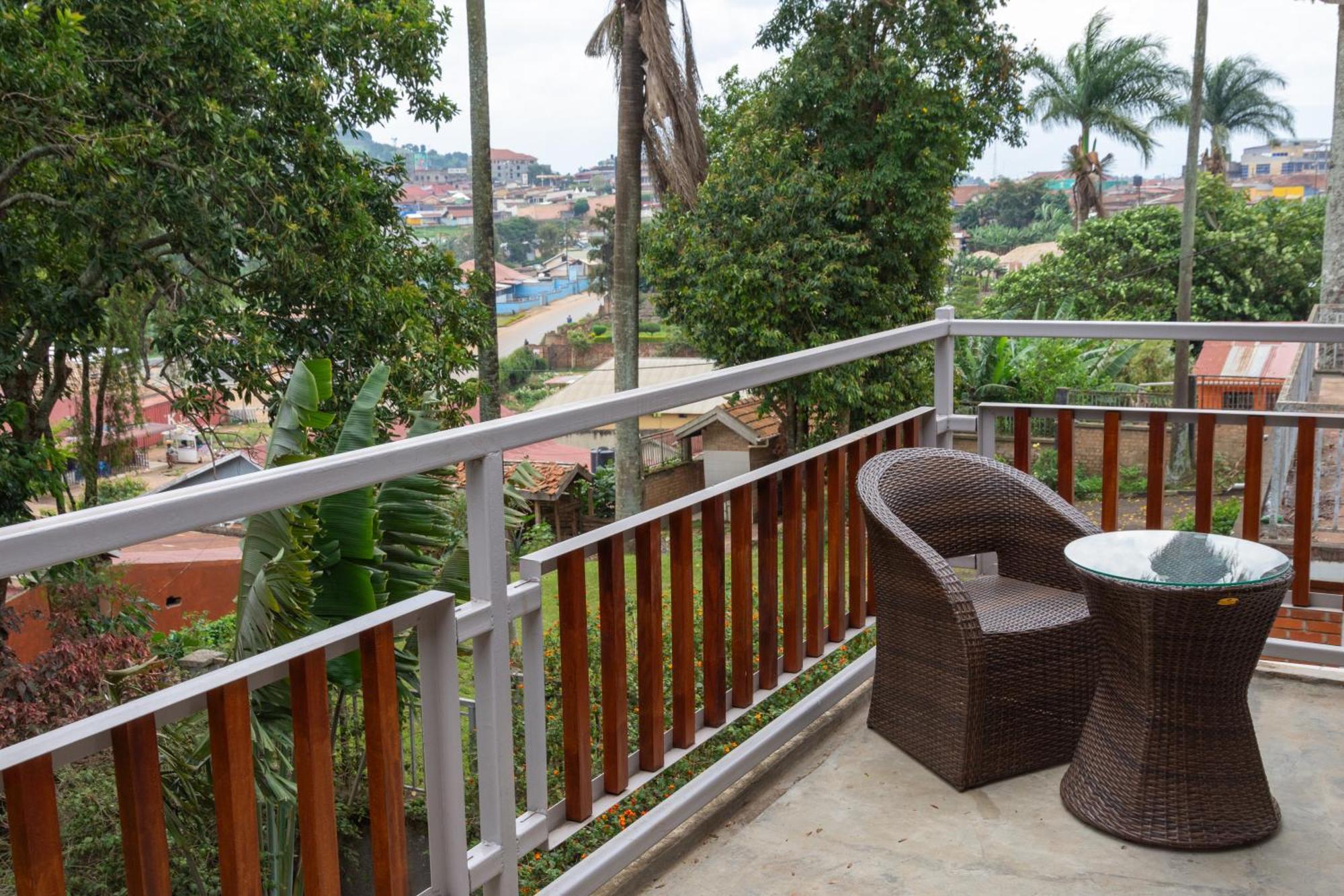 Dutchess Hotel And Restaurant Fort Portal Luaran gambar