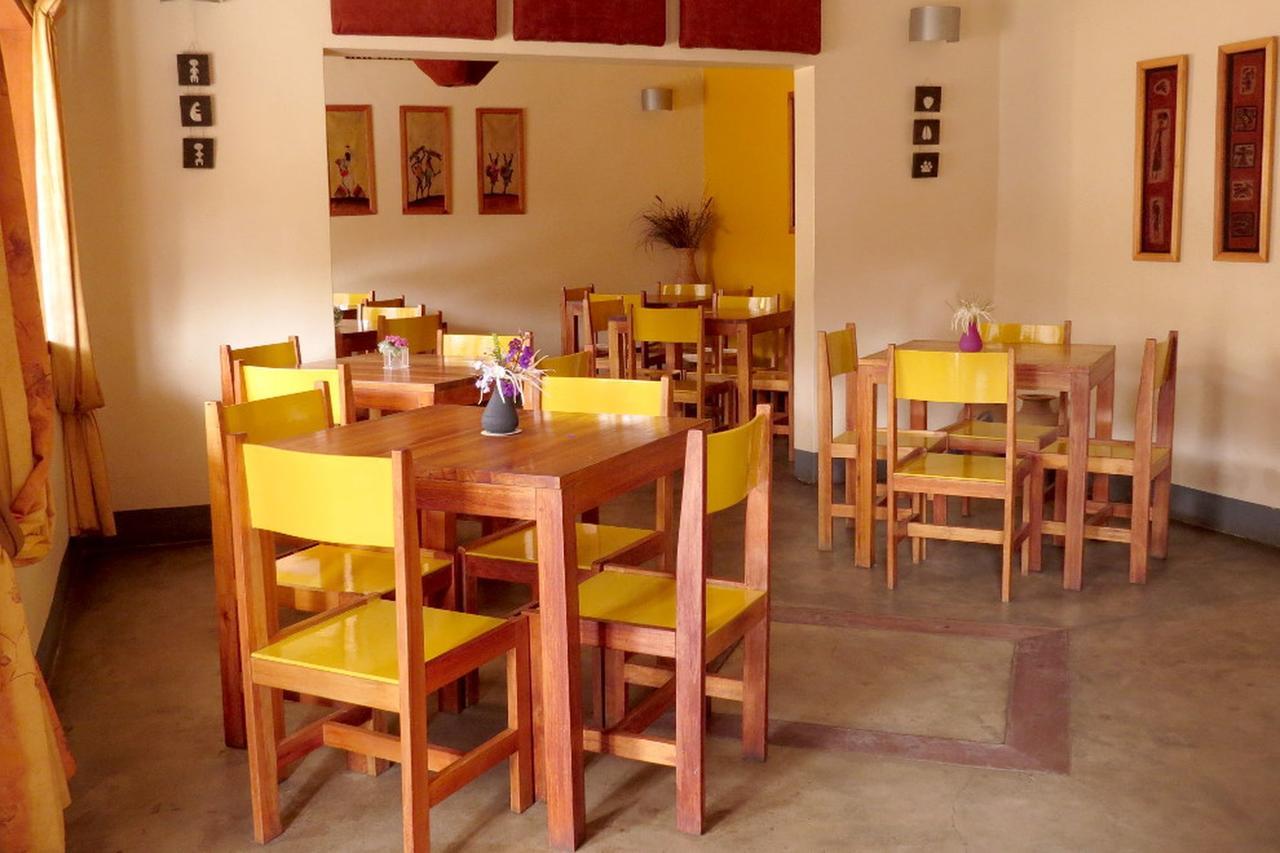 Dutchess Hotel And Restaurant Fort Portal Luaran gambar