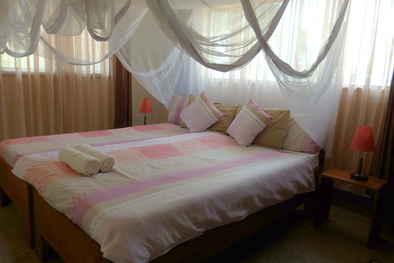 Dutchess Hotel And Restaurant Fort Portal Luaran gambar