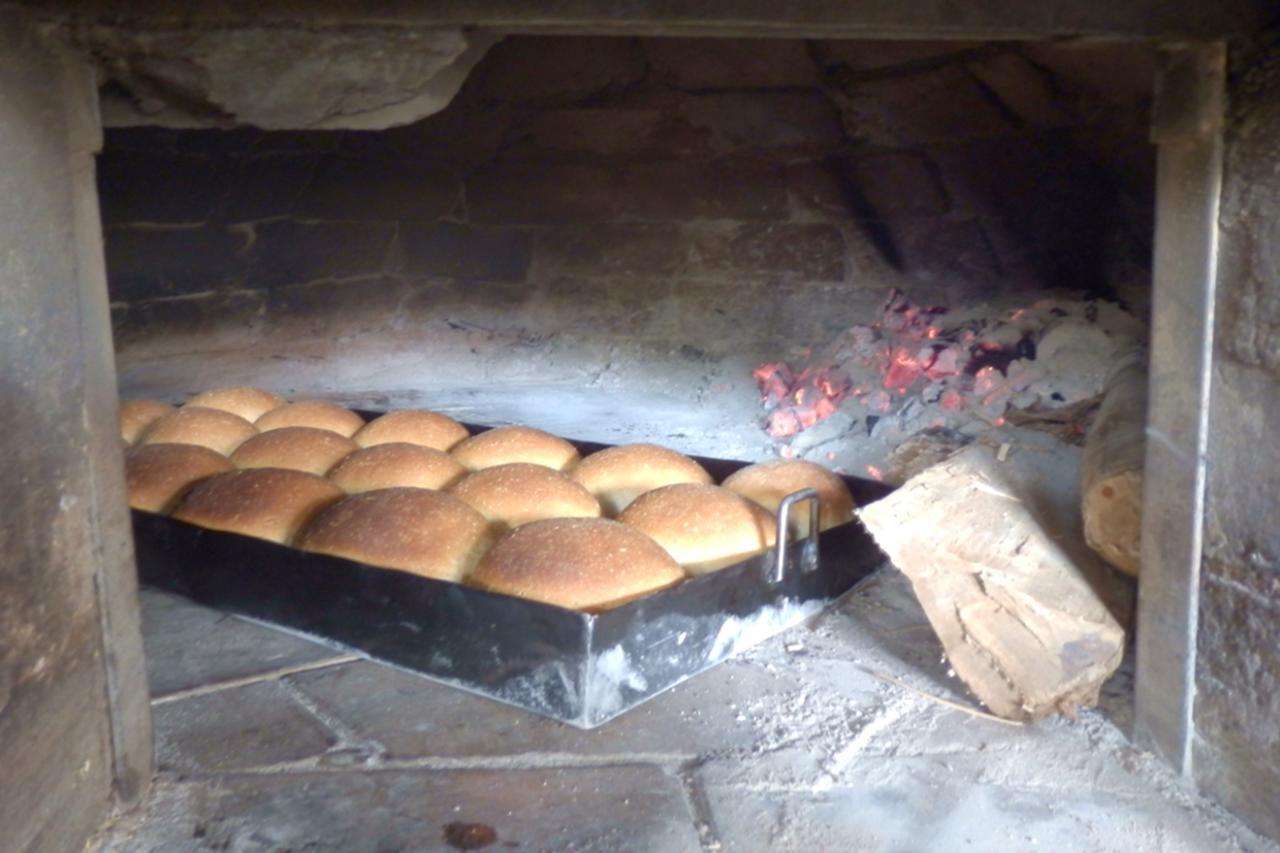 Dutchess Hotel And Restaurant Fort Portal Luaran gambar